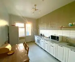 Parduodamas 2 kambarių butas, 56 m², plytinis namas