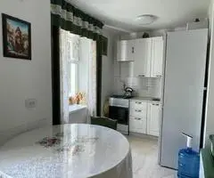 3 kambarių, 53 m², Namas mūrinis - renovuotas